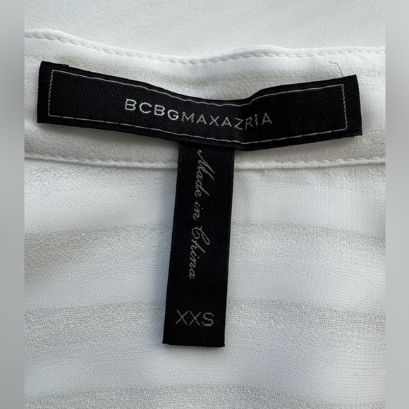 BCBG MaxAzria Elegant White Blouse Size XXS White Long Sleeve Faux Wrap NWOT - Picture 5 of 6